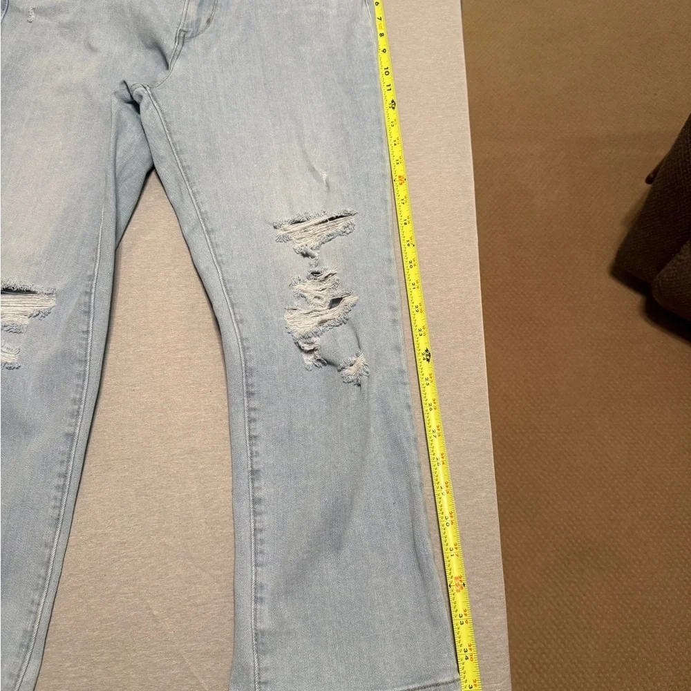Levi’s 724 Jeans High Rise Straight Crop Light Blue Distressed Size 32